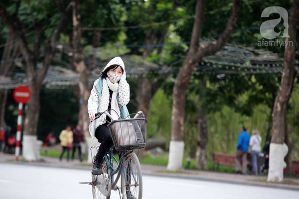 nguoi ha noi co ro dot lua chong ret trong dot lanh ky luc